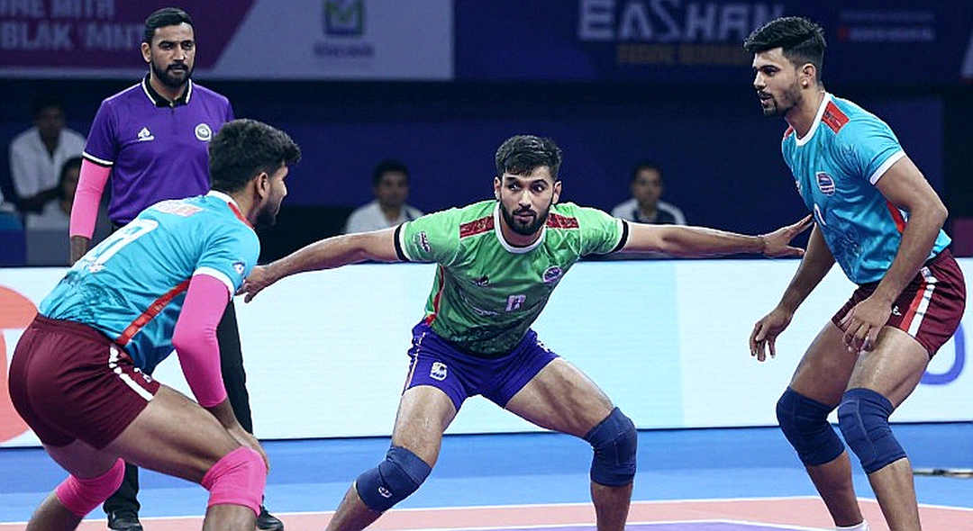 जो टीम खेली ही नहीं, वह तीसरे नंबर पर — अहमदाबाद की पॉइंट्स टेबल पढ़ने का सही तरीका